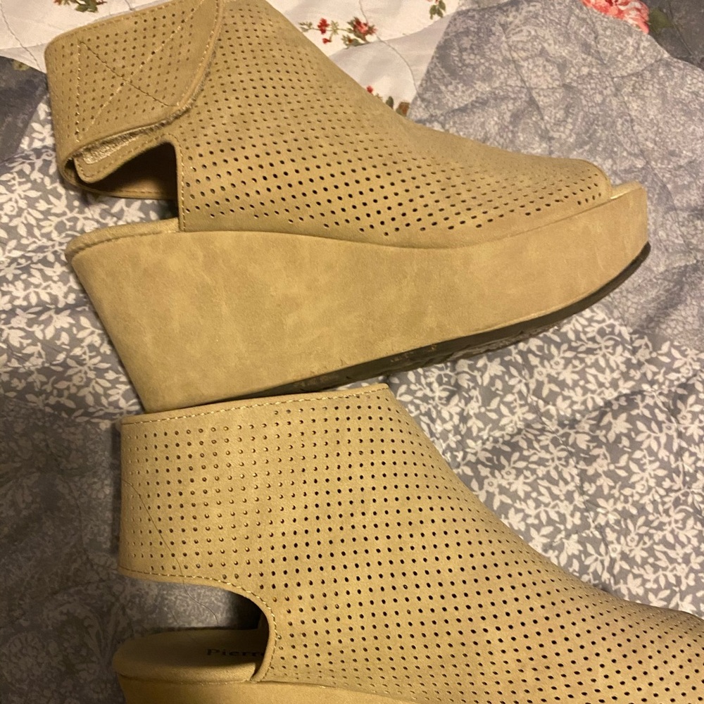 I only worn them once and y gift u